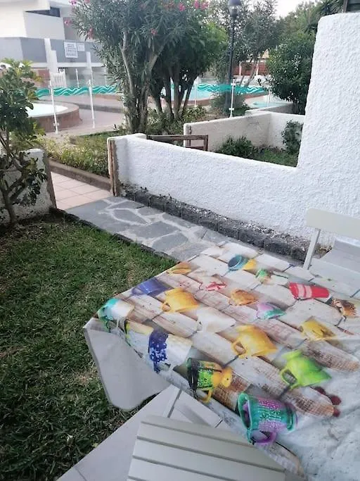 Quiet & Bright Apartment With Private Garden Μασπαλόμας