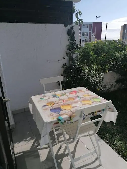 Quiet & Bright Apartment With Private Garden Μασπαλόμας